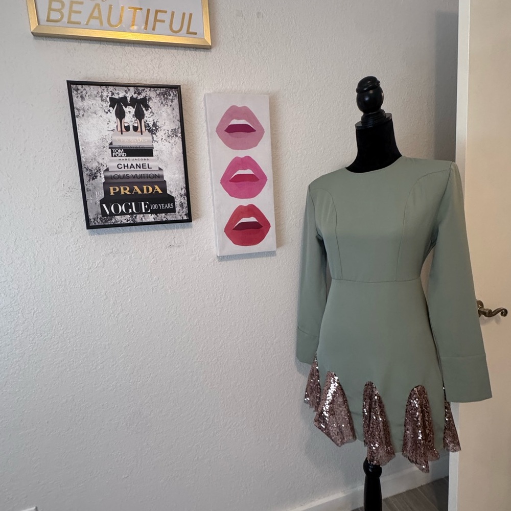 Elegant Green Sheath Long Sleeve Cocktail Dress